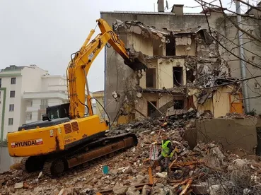 Çekmeköy Bina Yıkımı